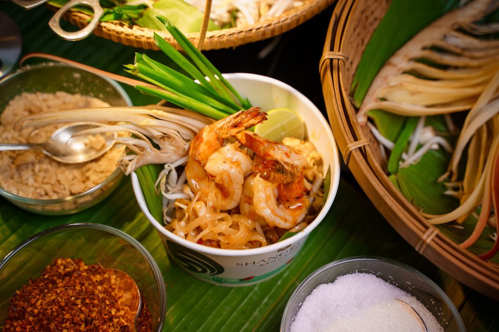 Experience the 20th “Raan Dung Ross Ded Street Food Buffet at the Shangri-La Bangkok